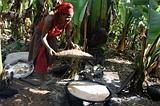 Ethiopia - Preparazione del kotcho pane tradizionale - 03
